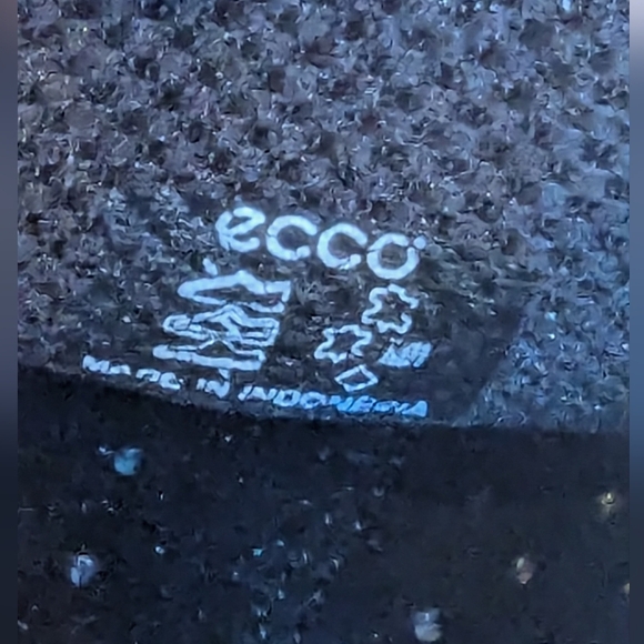 Ecco Size 39 Slip On Black Leather 8.5 US Size Excellent Condition - Picture 13 of 14